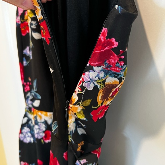 Express Black Halter Floral Romper Size 12 - Picture 6 of 9